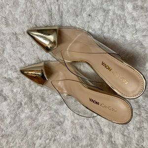 Fashion Nova Gold Pointed Heels